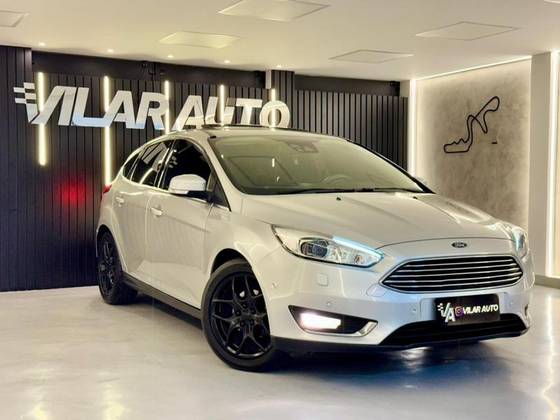 FORD FOCUS 2.0 TITANIUM PLUS 16V FLEX 4P POWERSHIFT FORD FOCUS 2.0 TITANIUM PLUS 16V FLEX 4P POWERSHIFT